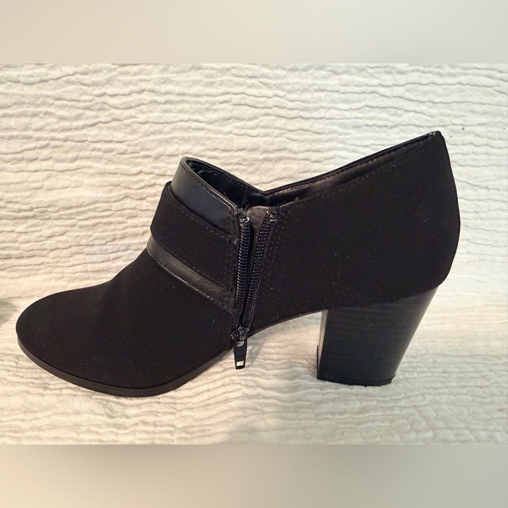 Easy Street Della Black Women's Heeled Shoes - Picture 7 of 12